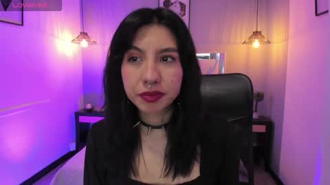 zoe_moreau online show from March 10, 2026, 7:41 pm