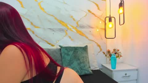 Snapshot of zoe_ross1 chatting on June 22, 2026, 11:24 pm Zoe online show from June 22, 2026, 11:24 pm