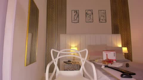 Hi guys i am Zoe  online show from April 4, 2026, 11:40 am