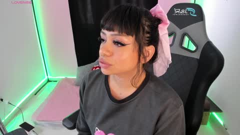 zoe_sullivan_ online show from December 29, 2024, 12:45 pm