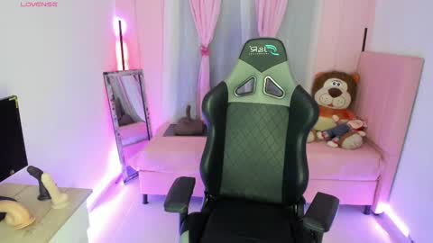 zoe_sullivan_ online show from February 16, 2025, 9:48 am