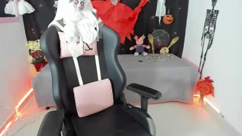 zoe_sullivan_ online show from October 8, 2025, 10:24 am