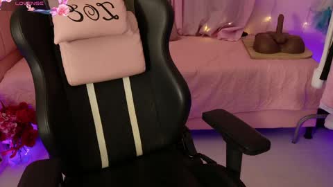 zoe_sullivan_ online show from April 20, 2026, 9:12 am