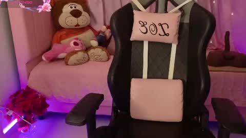 zoe_sullivan_ online show from July 27, 2026, 9:05 am