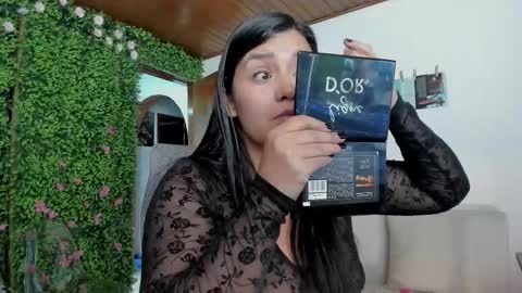 Zoe online show from October 19, 2025, 3:51 am