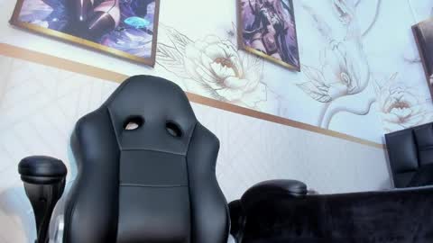 Zoe  online show from May 23, 2026, 12:09 pm