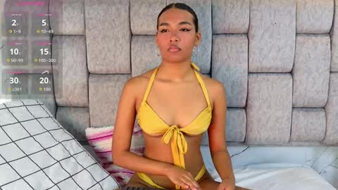 Snapshot of zoeameliie chatting on September 15, 2025, 8:20 pm zoeameliie online show from September 15, 2025, 8:20 pm