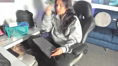 Zoe online show from February 24, 2026, 2:53 am