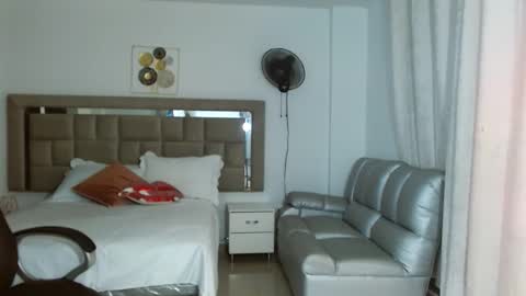 ZOE online show from December 19, 2025, 5:20 pm