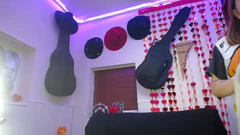 Snapshot of zoee_jhonnyy chatting on February 6, 2025, 1:43 pm zoee jhonnyy online show from February 6, 2025, 1:43 pm