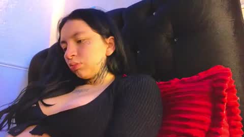 zoee jhonnyy online show from June 23, 2026, 6:11 am