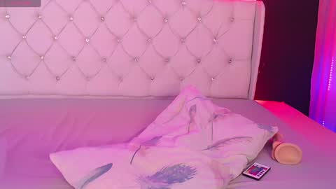 Snapshot of zoee_joness chatting on January 14, 2025, 2:53 pm zoe online show from January 14, 2025, 2:53 pm