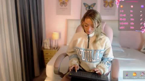 Snapshot of zoee_joness chatting on February 18, 2025, 9:32 am zoe online show from February 18, 2025, 9:32 am