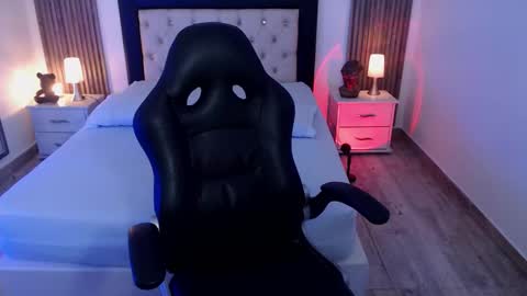 Snapshot of zoee_joness chatting on October 4, 2025, 3:48 am zoe online show from October 4, 2025, 3:48 am