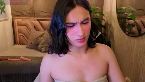 Snapshot of zoee_kiss_ chatting on August 8, 2026, 6:37 am ZOE online show from August 8, 2026, 6:37 am