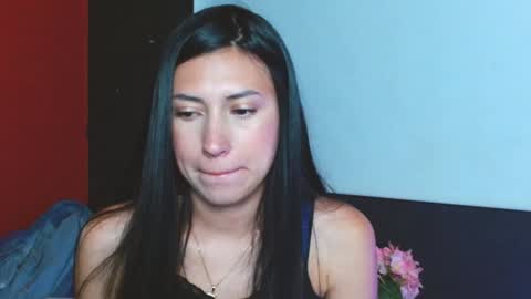 Laura  online show from December 12, 2024, 4:04 am