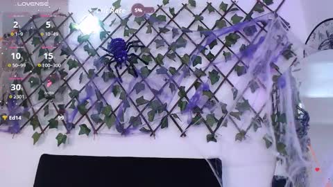 Laura  online show from October 19, 2025, 6:36 am