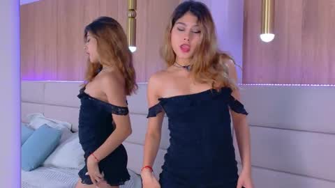 Snapshot of zoehangel chatting on March 17, 2026, 11:24 am Zoe online show from March 17, 2026, 11:24 am