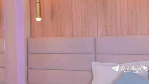 Snapshot of zoehangel chatting on March 28, 2026, 11:21 am Zoe online show from March 28, 2026, 11:21 am