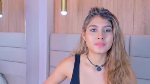 Snapshot of zoehangel chatting on April 1, 2026, 1:41 pm Zoe online show from April 1, 2026, 1:41 pm