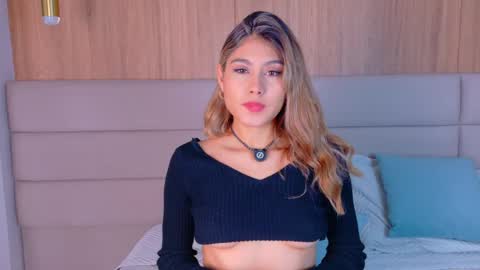 Snapshot of zoehangel chatting on April 2, 2026, 11:30 am Zoe online show from April 2, 2026, 11:30 am