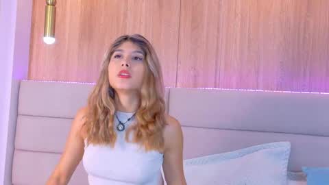 Snapshot of zoehangel chatting on April 5, 2026, 1:19 pm Zoe online show from April 5, 2026, 1:19 pm