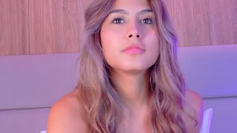 Zoe online show from July 28, 2026, 4:39 pm