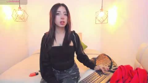 Zoe online show from July 28, 2026, 1:32 pm