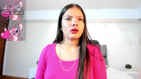 Snapshot of zoelinss_ chatting on June 7, 2026, 11:25 am Zoelinss online show from June 7, 2026, 11:25 am