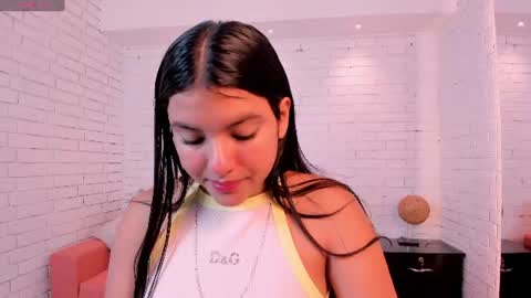 Snapshot of zoelinss_ chatting on July 10, 2026, 12:52 pm Zoelinss online show from July 10, 2026, 12:52 pm