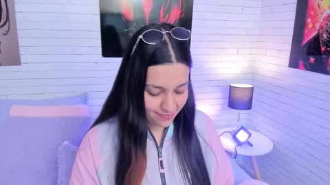 ZOE  online show from October 24, 2025, 4:14 pm