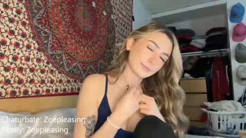 Snapshot of zoepleasing chatting on November 7, 2025, 1:38 am zoepleasing online show from November 7, 2025, 1:38 am