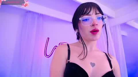 Zoe online show from October 22, 2025, 10:42 pm