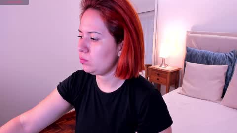 Snapshot of zoes_mile chatting on January 14, 2025, 11:42 am Zoes online show from January 14, 2025, 11:42 am