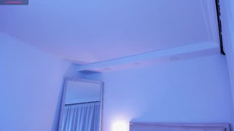 Snapshot of zoes_mile chatting on January 29, 2025, 11:09 am Zoes online show from January 29, 2025, 11:09 am