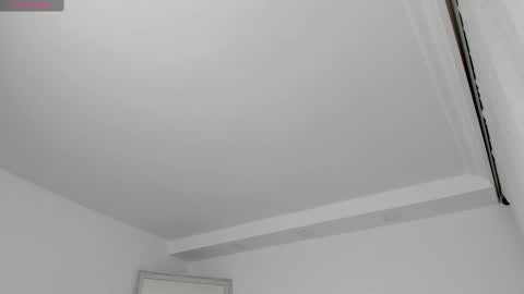 Snapshot of zoes_mile chatting on February 5, 2025, 11:12 am Zoes online show from February 5, 2025, 11:12 am