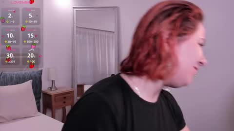 Snapshot of zoes_mile chatting on February 12, 2025, 11:40 am Zoes online show from February 12, 2025, 11:40 am