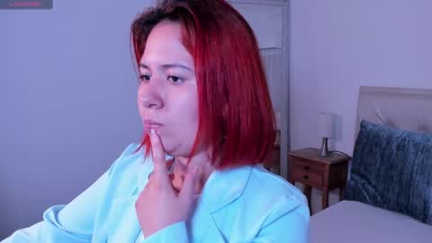 Snapshot of zoes_mile chatting on February 19, 2025, 11:06 am Zoes online show from February 19, 2025, 11:06 am