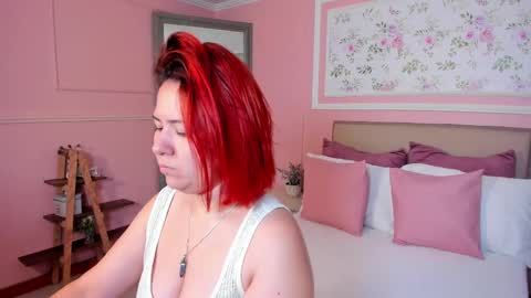 Snapshot of zoes_mile chatting on February 20, 2025, 11:20 am Zoes online show from February 20, 2025, 11:20 am