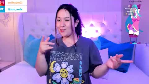 Snapshot of zoes_mile chatting on September 17, 2025, 2:30 pm Zoes online show from September 17, 2025, 2:30 pm