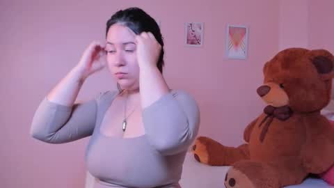 Snapshot of zoes_mile chatting on September 25, 2025, 11:36 am Zoes online show from September 25, 2025, 11:36 am