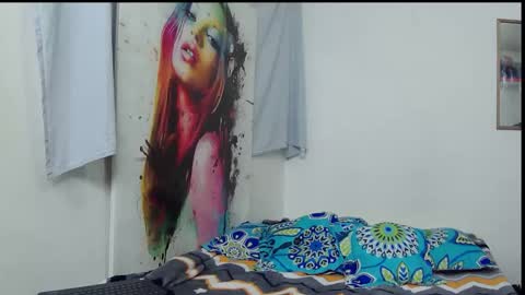 Snapshot of zoethorner chatting on April 15, 2026, 12:01 pm zoethorner online show from April 15, 2026, 12:01 pm