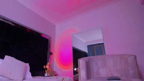 zoevidal_ online show from January 16, 2025, 11:58 am