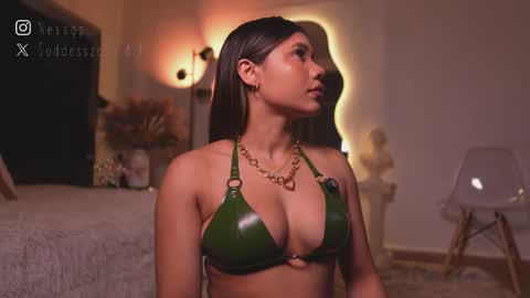 zoevidal_ online show from February 27, 2026, 12:05 pm