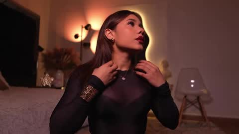 zoevidal_ online show from April 17, 2026, 12:08 pm