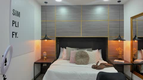 ZOE online show from April 5, 2026, 10:12 am