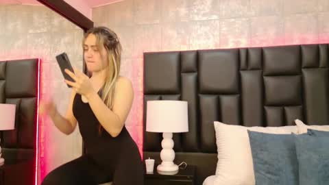 Snapshot of zoewilliis chatting on September 28, 2025, 11:59 am ZoeWilliis online show from September 28, 2025, 11:59 am