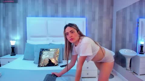 Snapshot of zoewilliis chatting on October 8, 2025, 1:09 pm ZoeWilliis online show from October 8, 2025, 1:09 pm