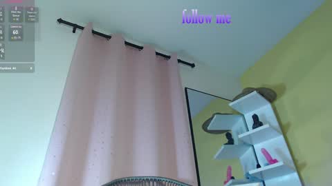 zoey fox  online show from January 28, 2025, 5:00 am