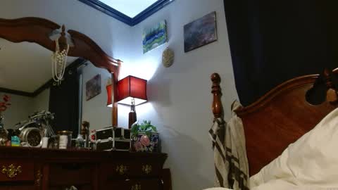 Zoey Portland online show from March 16, 2026, 5:44 am